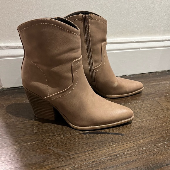 Naturalizer Tan Bootie - sz 9 - Picture 6 of 6